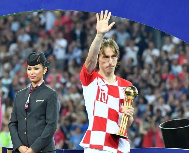 BLAST赏金赛激战正酣，BLACKLYTE逐夜上阵助威