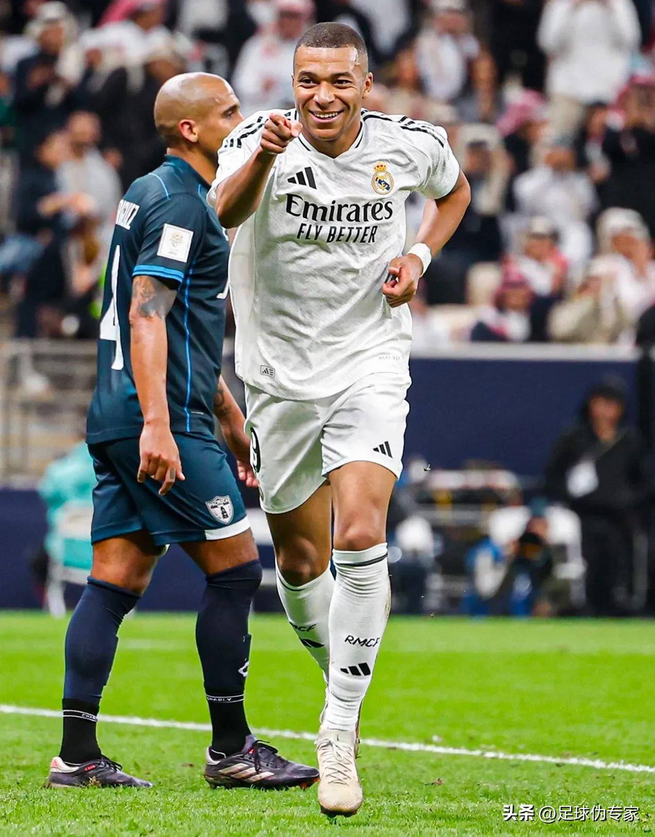 拉菲尼亚点射亚马尔破门 巴萨2-0比利亚雷亚尔